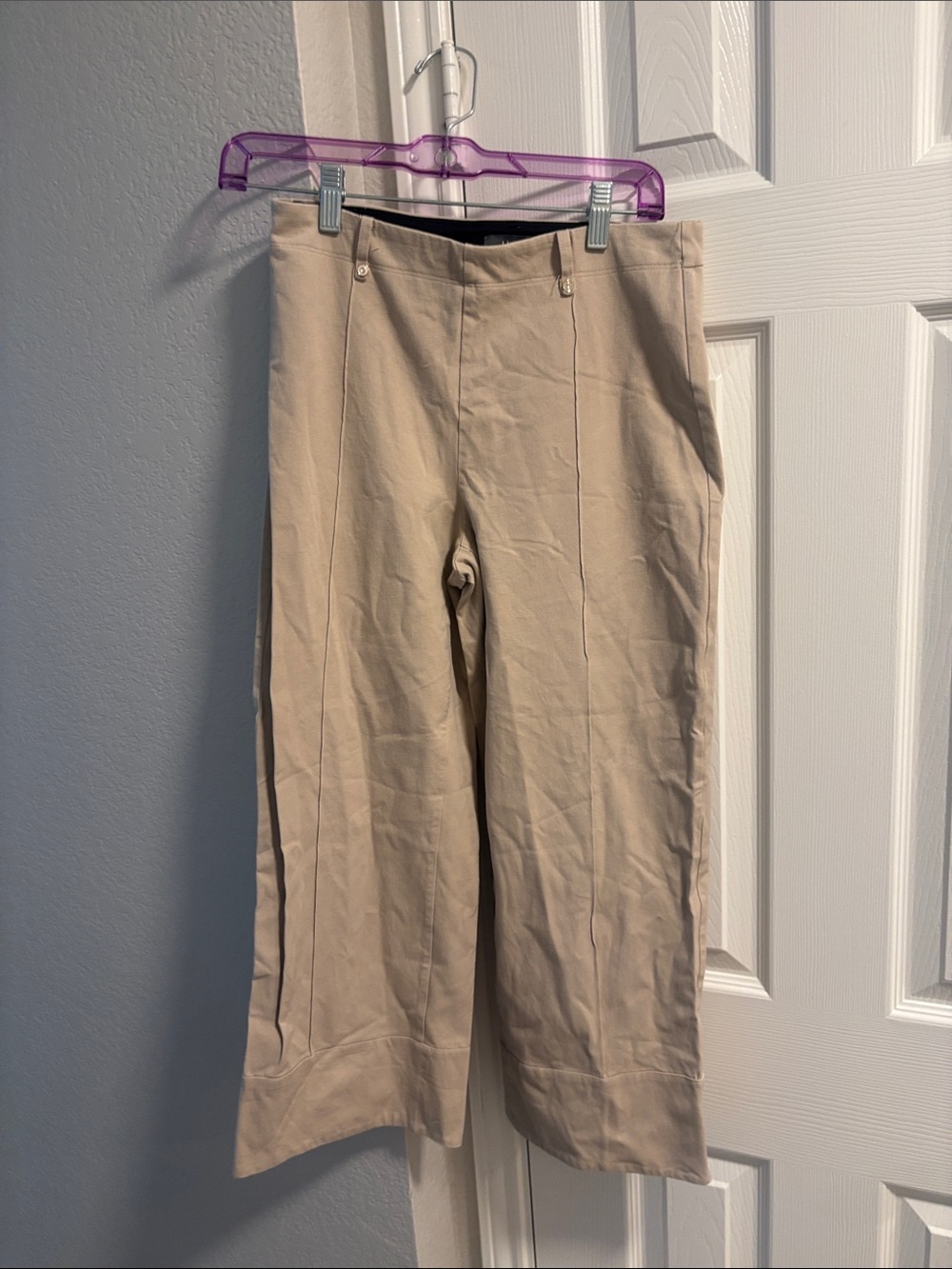 Lysse new York size small tan slacks